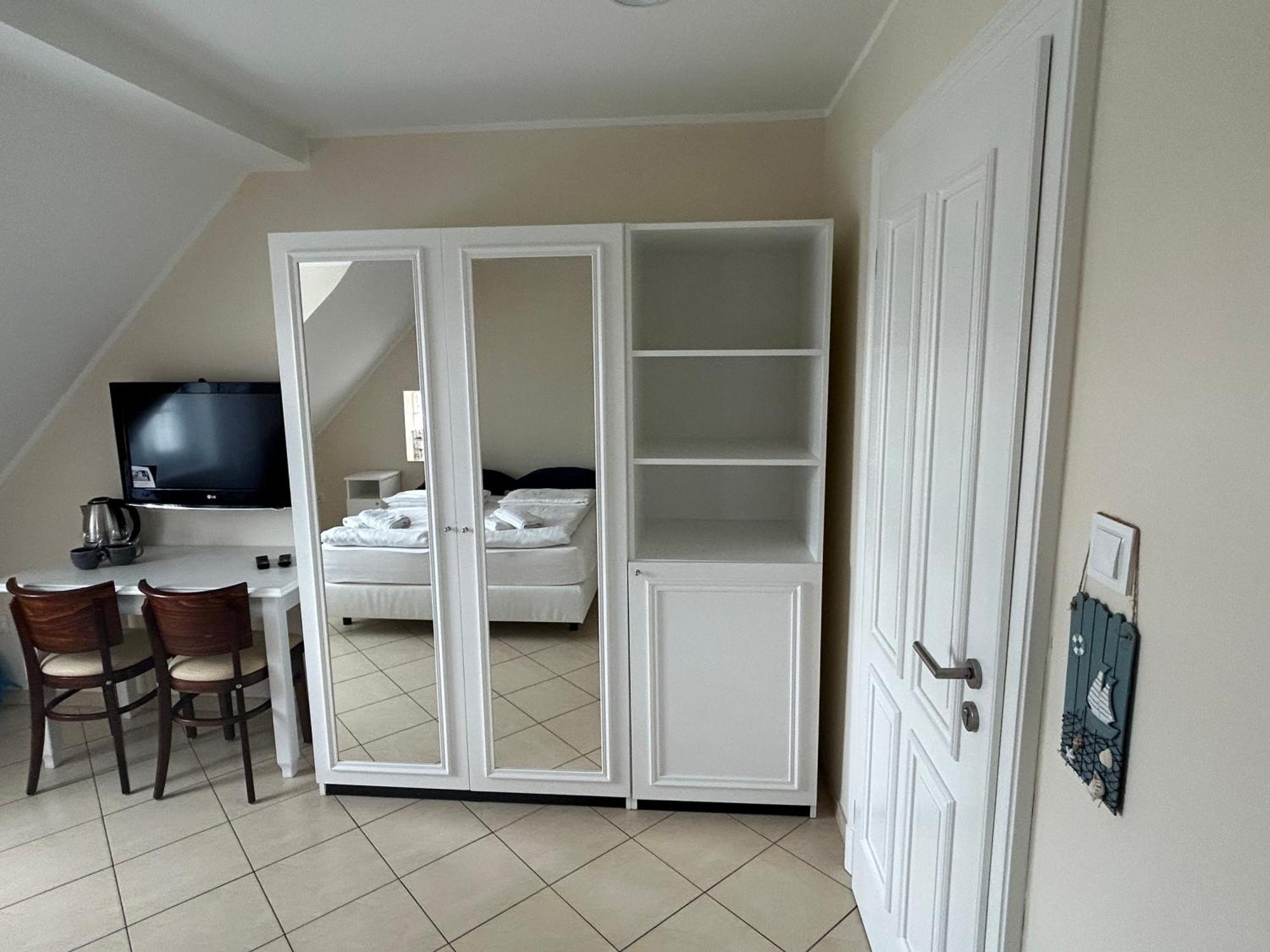 Chelstowka Villa Леба Екстериор снимка