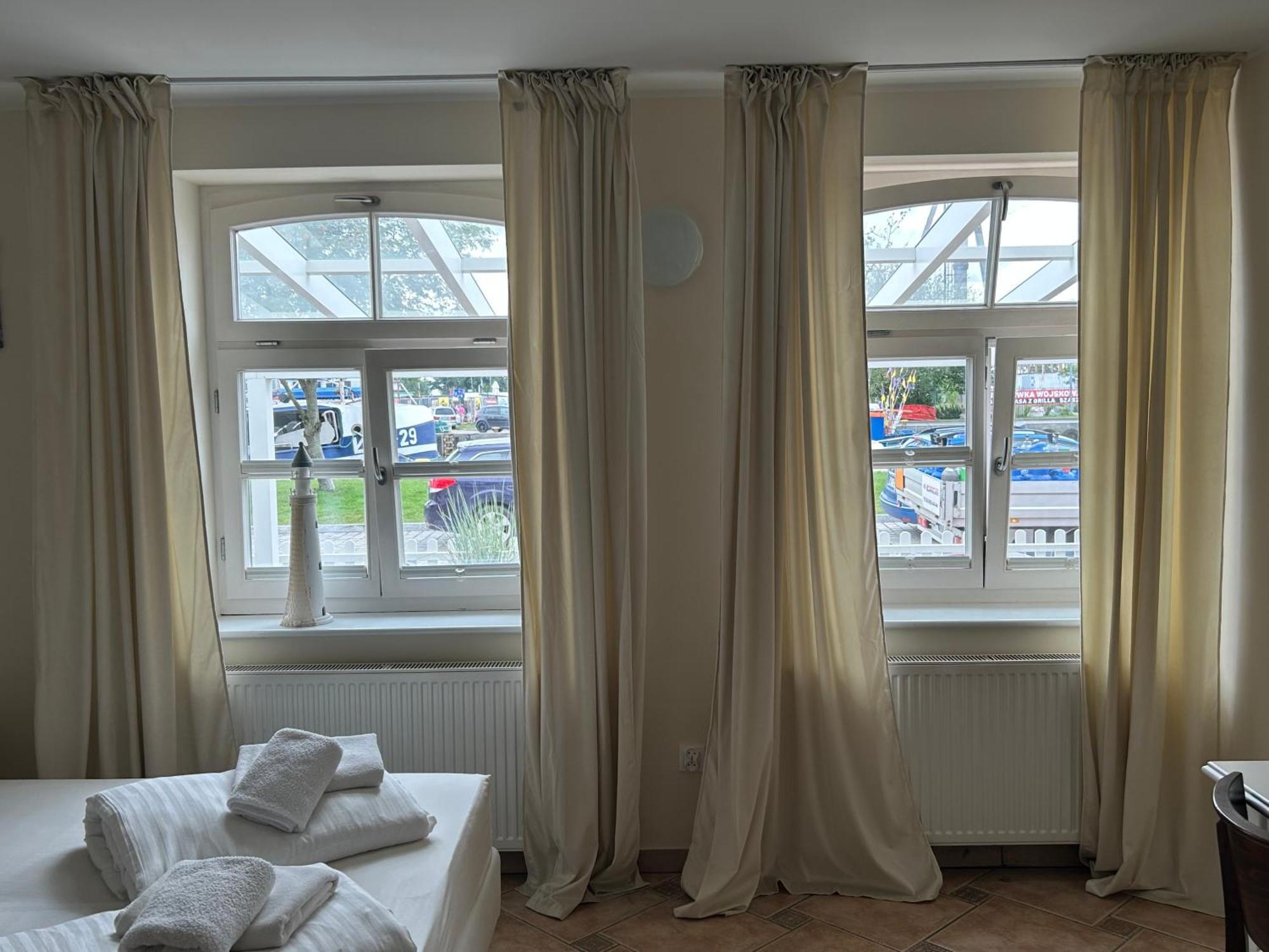 Chelstowka Villa Леба Екстериор снимка